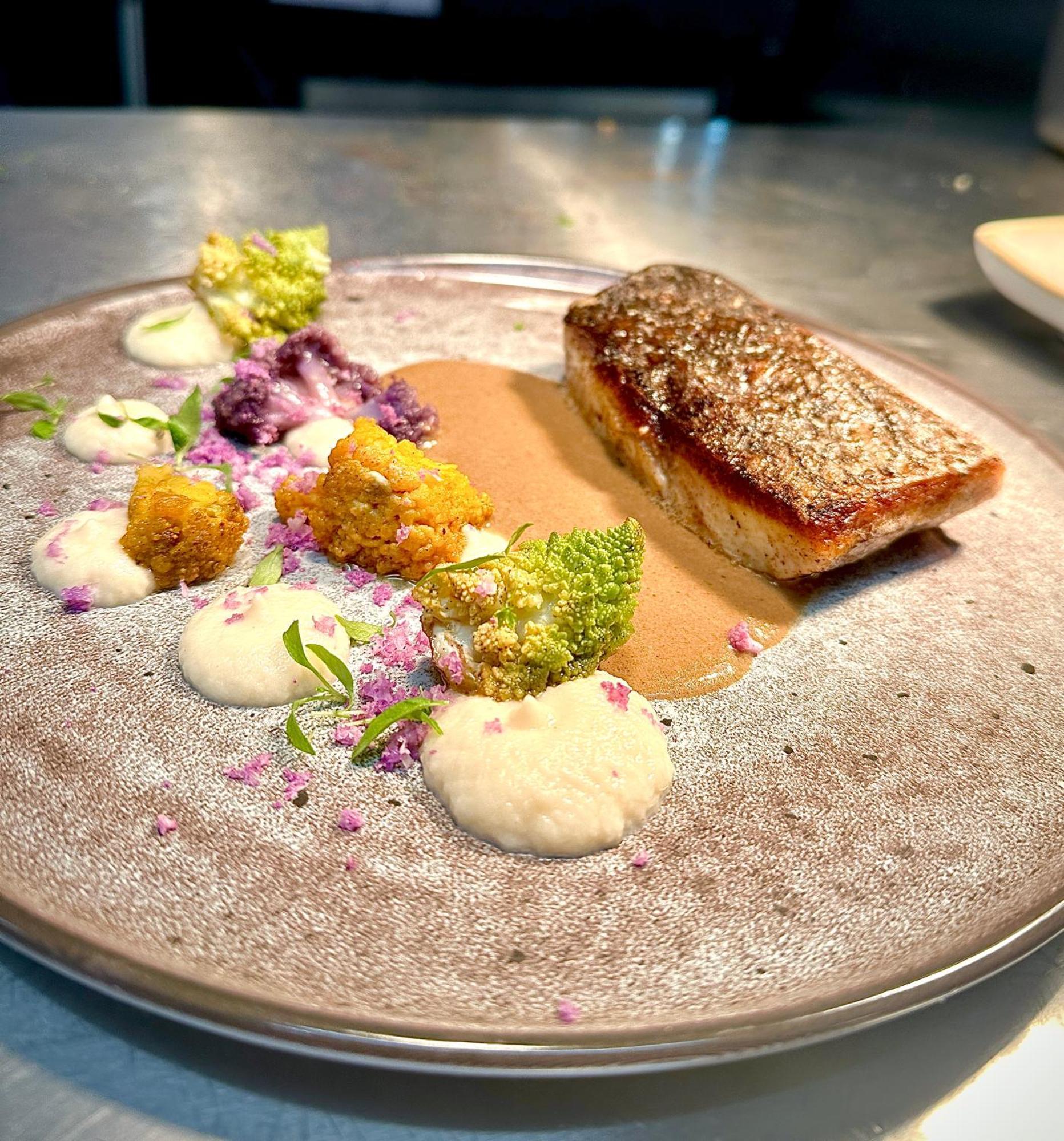 Maison Roucas - Restaurant Et Chambres D'Hotes Solérieux Eksteriør billede