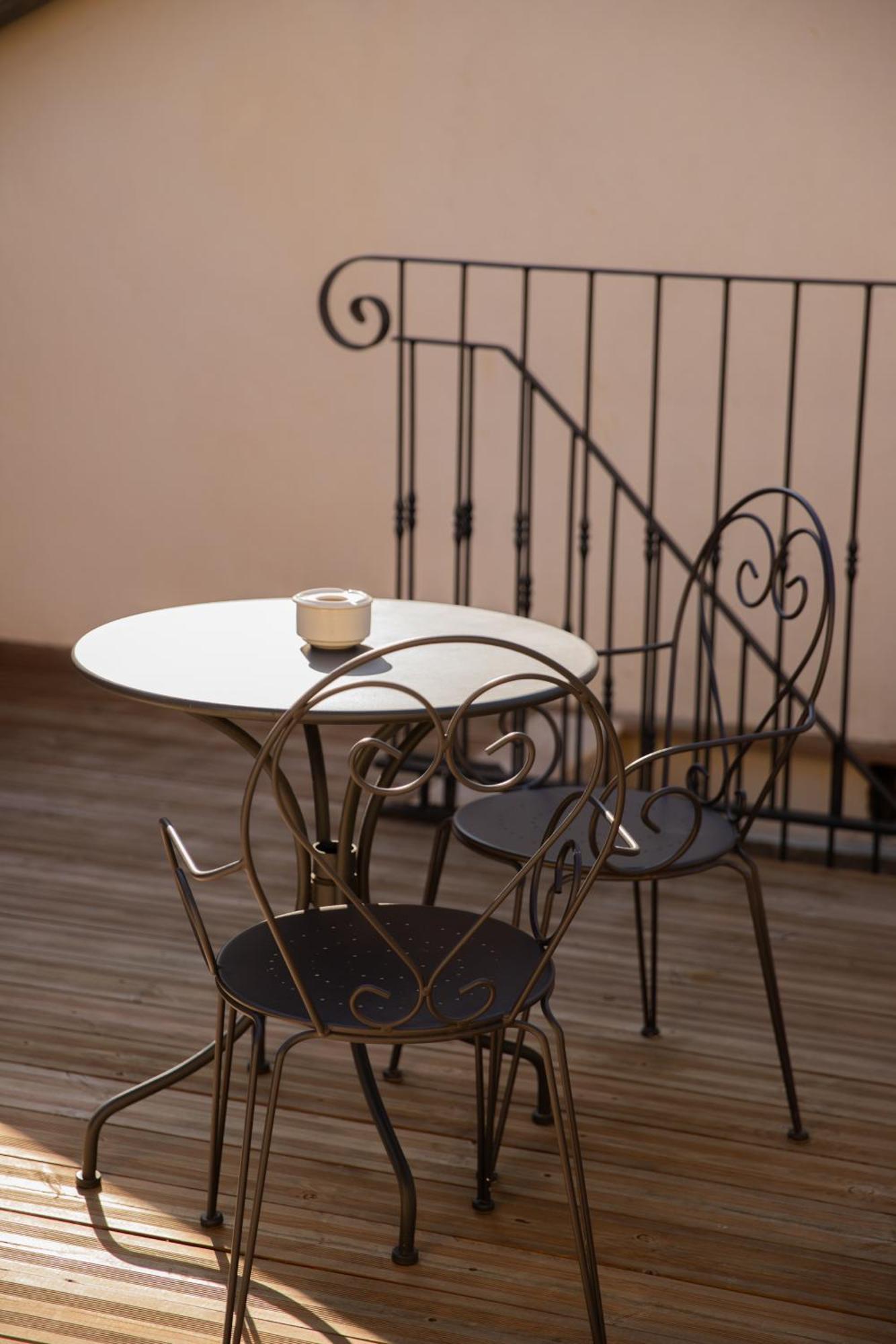 Maison Roucas - Restaurant Et Chambres D'Hotes Solérieux Eksteriør billede