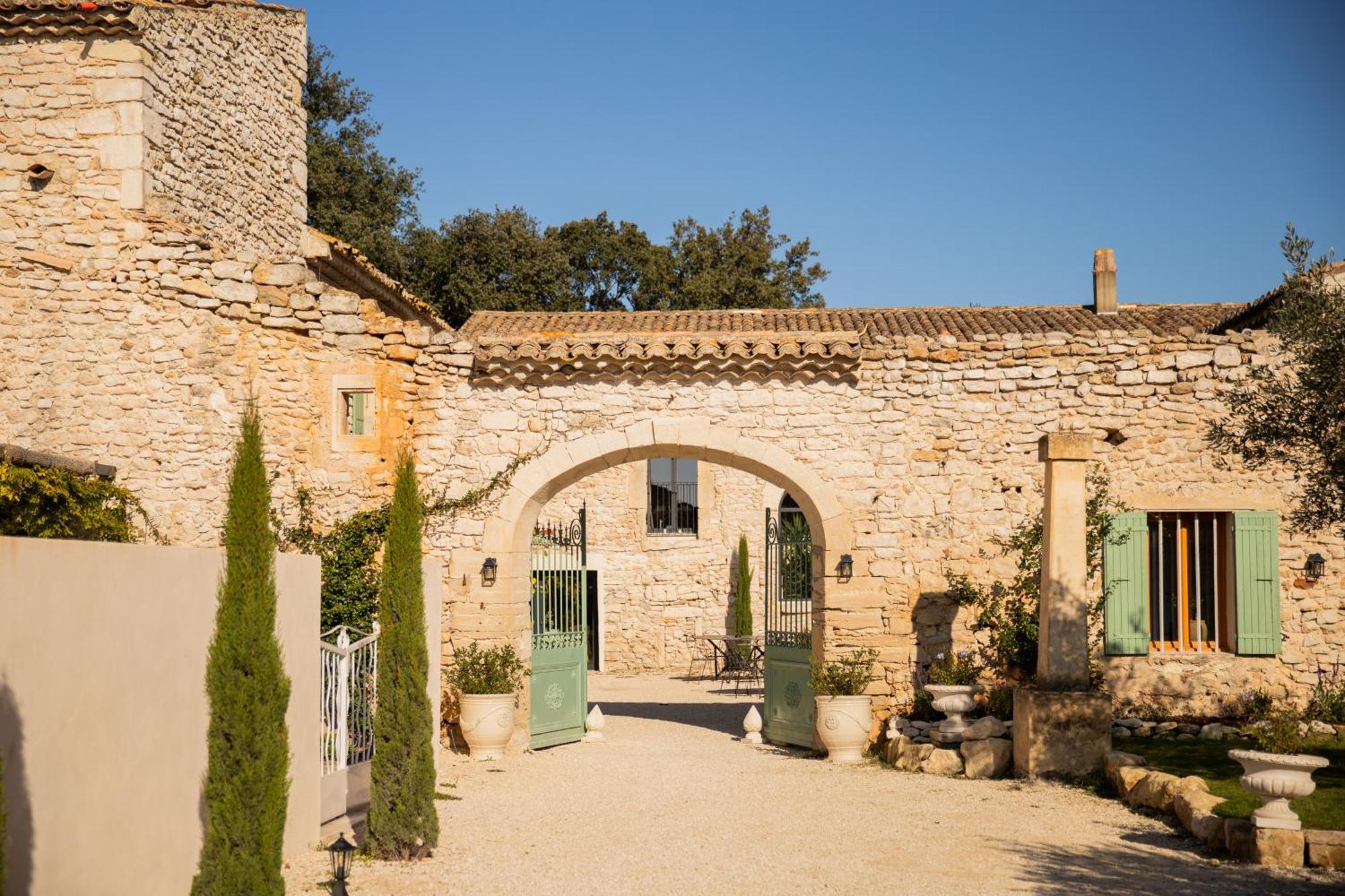 Maison Roucas - Restaurant Et Chambres D'Hotes Solérieux Eksteriør billede