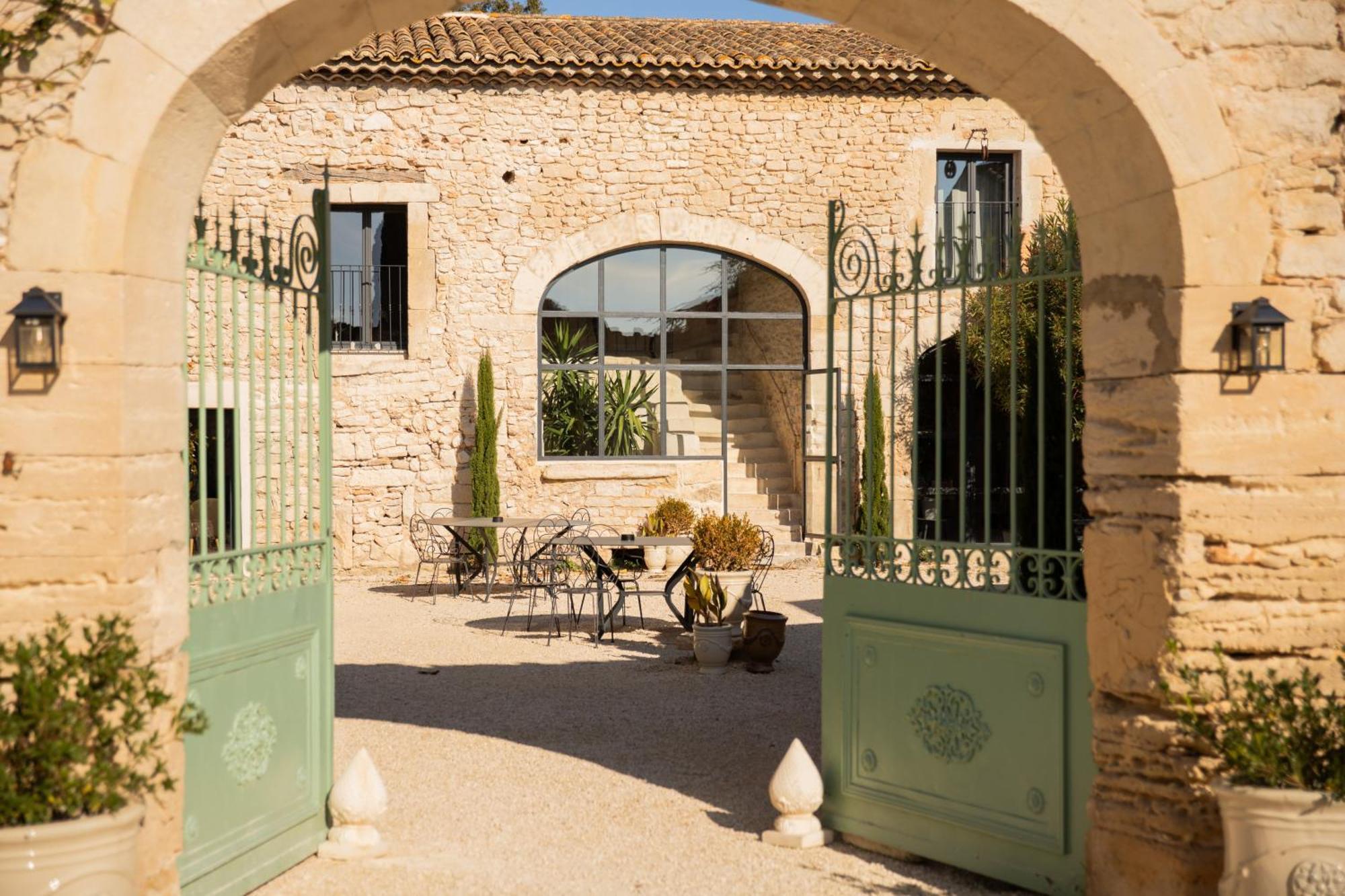 Maison Roucas - Restaurant Et Chambres D'Hotes Solérieux Eksteriør billede